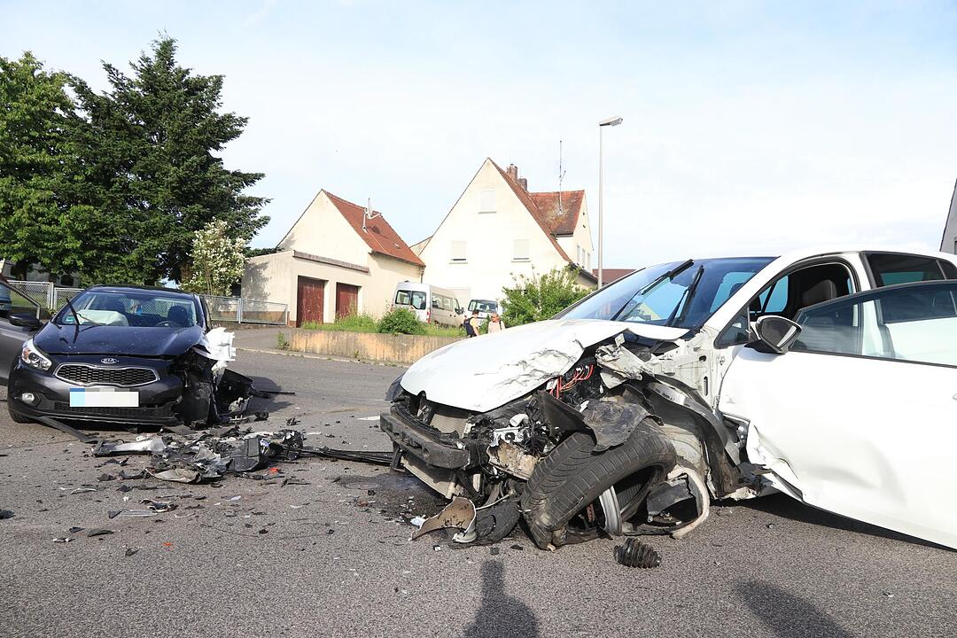Betrunkener prallt in Gegenverkehr in Mühlendorf