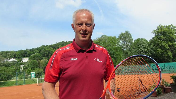 Daniel Albert hat sein Hobby zum Beruf gemacht: Der Exil-Österreicher ist Tennistrainer beim TC Rot-Weiß Bad Kissingen.Jonas Schneider