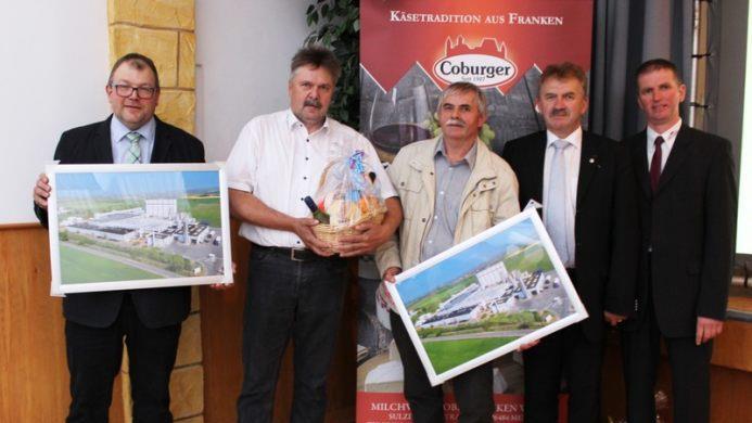 Aufsichtsratsvorsitzender Thomas Schneider, scheidendes Aufsichtsratsmitglied Martin Faber, scheidendes Vorstandsmitglied Adolf Huth, Geschäftsführender Direktor Ludwig Weiß und Vorstandsvorsitzender Harald Reblitz Foto: Gabi Bertram