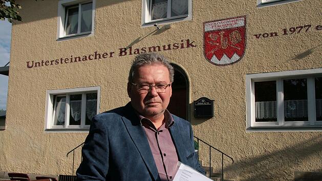 Lothar Huber ist derzeit nicht zum Lachen zumute: Seit 20 Jahren ist er Vorsitzender des Musikvereins Untersteinach, jetzt liegt er im Clinch mit der Gemeinde wegen einer Forderung für die Behebung eines Rohrbruchs. Er wünscht sich eine flexible Rückzahlung, die der Gemeinderat aber in nichtöffentlicher Sitzung abgelehnt habe, so  Huber. Er vermutet politische Hintergründe. Foto: Jürgen Gärtner