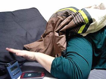 Das frühe Aufstehen aus alten Schultagen liegt schon länger zurück: Das quälende Klingeln des Weckers dröhnt jetzt auch wieder den Studierenden in den Ohren.