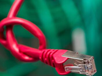 Verworren wie dieses Kabel sind die Wege bei der Deutschen Telekom, um beim richtigen Ansprechpartner zu landen. Foto: dpa