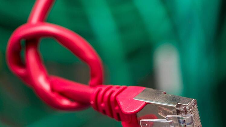 Verworren wie dieses Kabel sind die Wege bei der Deutschen Telekom, um beim richtigen Ansprechpartner zu landen. Foto: dpa