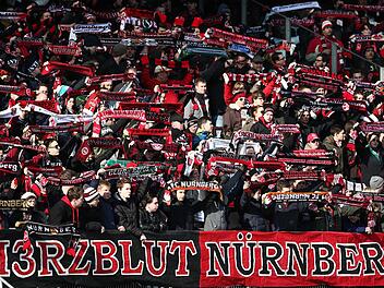 Die Fans des 1. FC N&uuml;rnberg Foto: dpa/Archiv