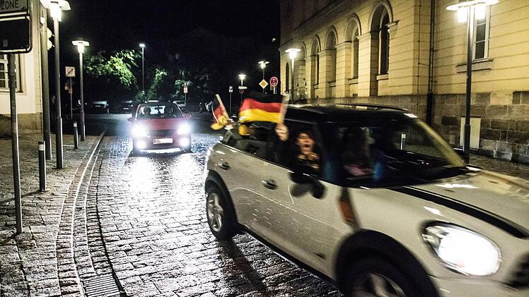 Impressionen vom Autokorso in der Coburger InnenstadtFoto: Jochen Berger