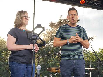 Anke Schroth und  Karsten Hüttmann, der in den ersten Tagen des  Missio-Camps die Verkündigung übernahm. Foto: Marion Eckert