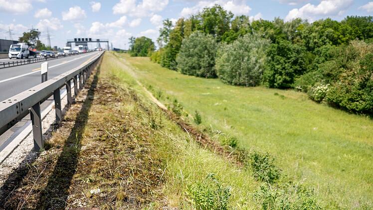 A3 bei Erlangen: Flächenbrand sorgt für Sperrung