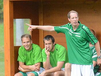 Der Chef-Anweiser: Riedenbergs Trainer Marius Kubo stand personell bedingt in dieser Saison bereits auch auf dem Platz. Foto: ssp