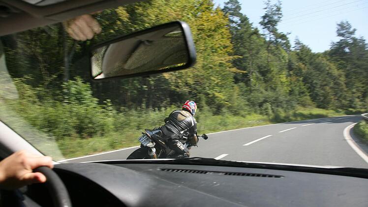 Archivbild aus dem Auto während der Fahrt zwischen Würgau und Steinfeld an einem Samstag