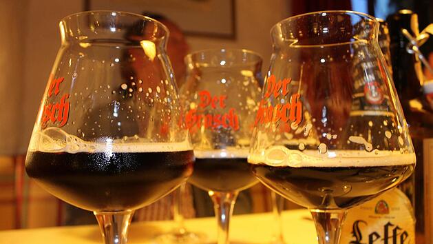 Der "Fuhrmannstrunk" und das belgische "Leffe" waren die zwei dunklen Biervarianten beim Kulinarium. Fotos: Dominic Buckreus