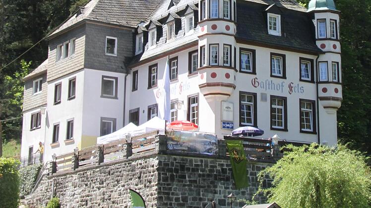 Imposante Erscheinung: der Gasthof Fels, das k&uuml;nftig Naturparkzentrum.