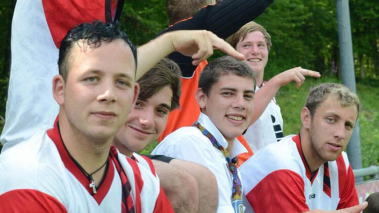 So wird gegr&uuml;&szlig;t bei der SpVgg Kl&ouml;mmer und H&auml;nger.