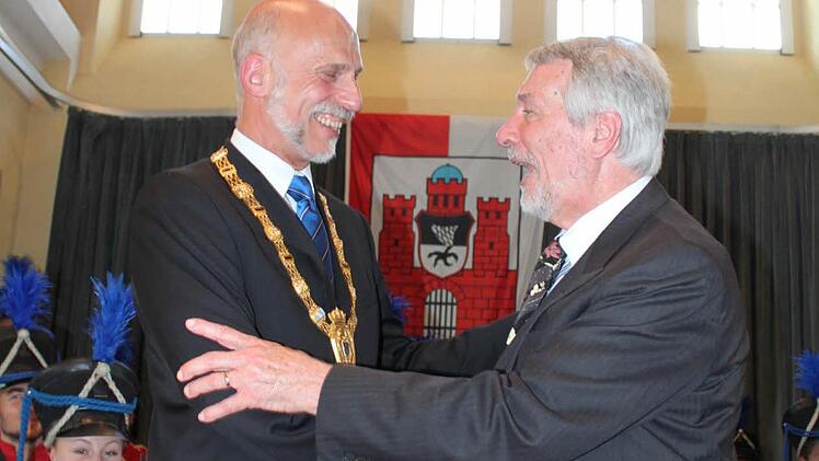 Christian Zoll bei der Ernennung zum Ehrenbürger im Jahr 2014 mit Oberbürgermeister Kay Blankenburg. Fotos: Archiv/Bartl/Mäuser