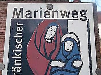 Die Markierung des Fränkischen Marienweges  Fotos: Gerold Snater