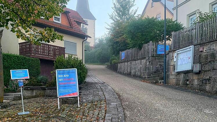 Auch auf dem Weg zur Kirche waren die Botschaften nicht zu &uuml;bersehen.