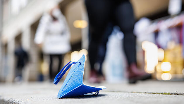 Die Corona-Zahlen steigen weiter an und die corona-positiven Patienten in Bayerns Kliniken haben Rekordhoch erreicht. Was bedeutet das f&uuml;r die Regelungen ab 2. April?