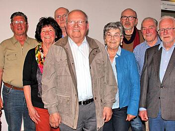 Der neue Vorstand der SPD-Arbeitsgemeinschaft 60plus im Landkreis Bad Kissingen. In der Mitte der wiedergewählte Vorsitzende Adolf Lieb, rechts daneben seine Stellvertreterin Rosalinde Heider.  Foto: Dieter Britz