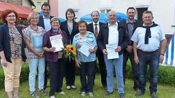 Von links: Doris Manz, Irmgard Holhut, Martin Schöffel, Rosa Koch, Emmi Zeulner, Annamaria Schiffauer, Jörg Kunstmann, Reinhard Holhut, Andreas Kaspar und Herbert Opel  Foto: kpw