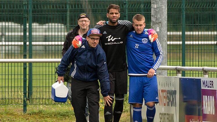 Frohnlachs Keeper Michael Edemodu fällt aufgrund einer Knieverletzung für mehrere Wochen aus.  Foto: Heinrich Weiß
