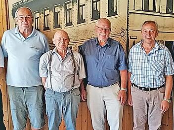 Gerhard Renner (Zweiter von rechts) mit einem Teil seines Vorstandsgremiums  Foto: privat