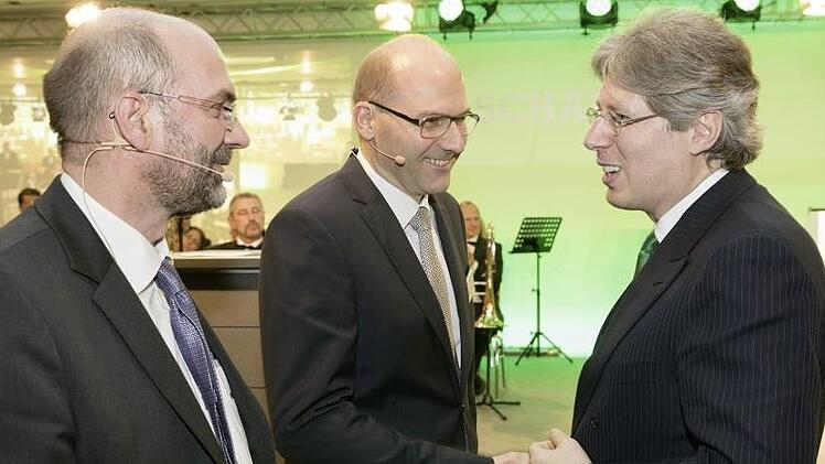 Georg Schaeffler dankte den Brüdern Markus und Clemens Rahm für ihre humorige Rede (v. r.). Foto: Schaeffler
