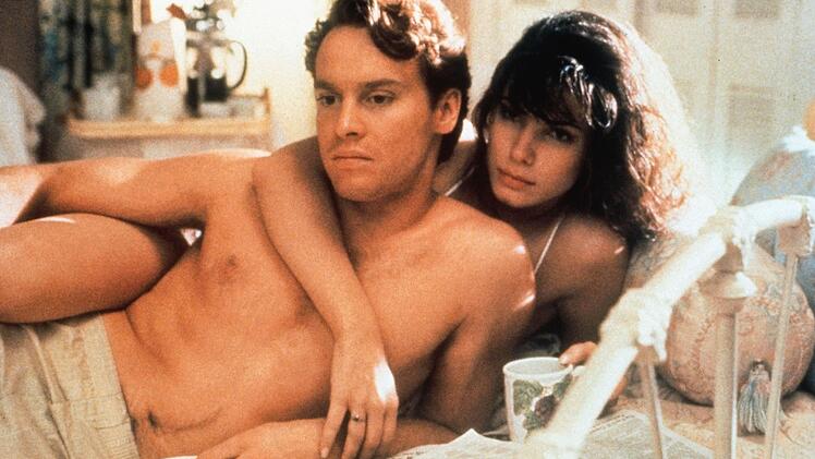 Auch die Romanze "Love Potion No. 9 - Der Duft der Liebe" (Bild, 1992) mit Bullocks späterem Verlobten Tate Donovan ist heute weitgehend vergessen.