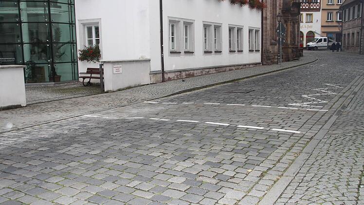 Auf Anregung des Seniorenbeirats wurde eine Übergang in der Spitalgasse geschaffen, der die Gebäude des Bürgerhospitals verbindet. Foto: Dagmar Besand