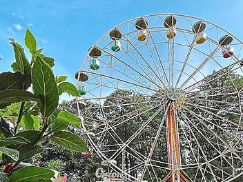 Das Riesenrad steht am gro&szlig;en Festplatz in Forchheim. Der Festzug hat den Kellerwald zum Ziel. Stadt Forchheim