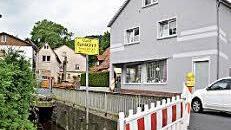 Die Fußgängerbrücke zwischen Zahlbach und Burkardroth wird momentan erneuert.