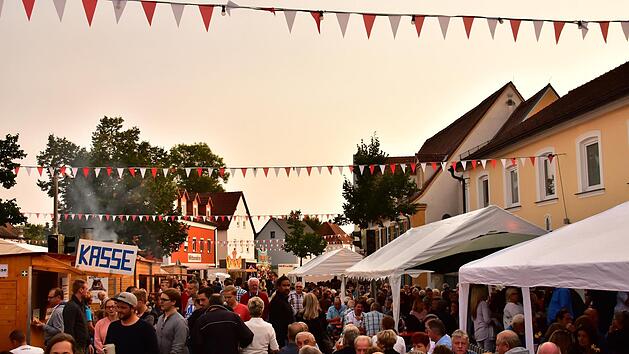 So sch&ouml;n kann die Kirchweih sein - Abendstimmung in Memmelsdorf.
