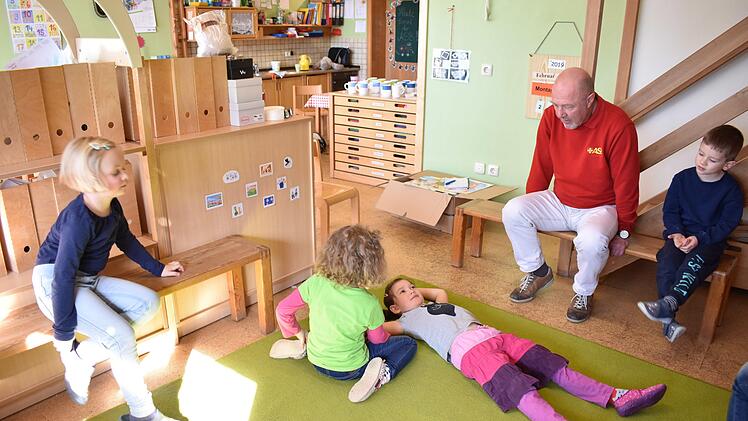 Erste-Hilfe-Unterrichtung im KindergartenPetra Malbrich