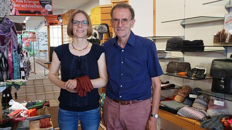 Annette Pfeiffer hat das Geschäft 2011 von ihrem Schwiegervater Jürgen übernommen.   Foto: Pascale Ferry