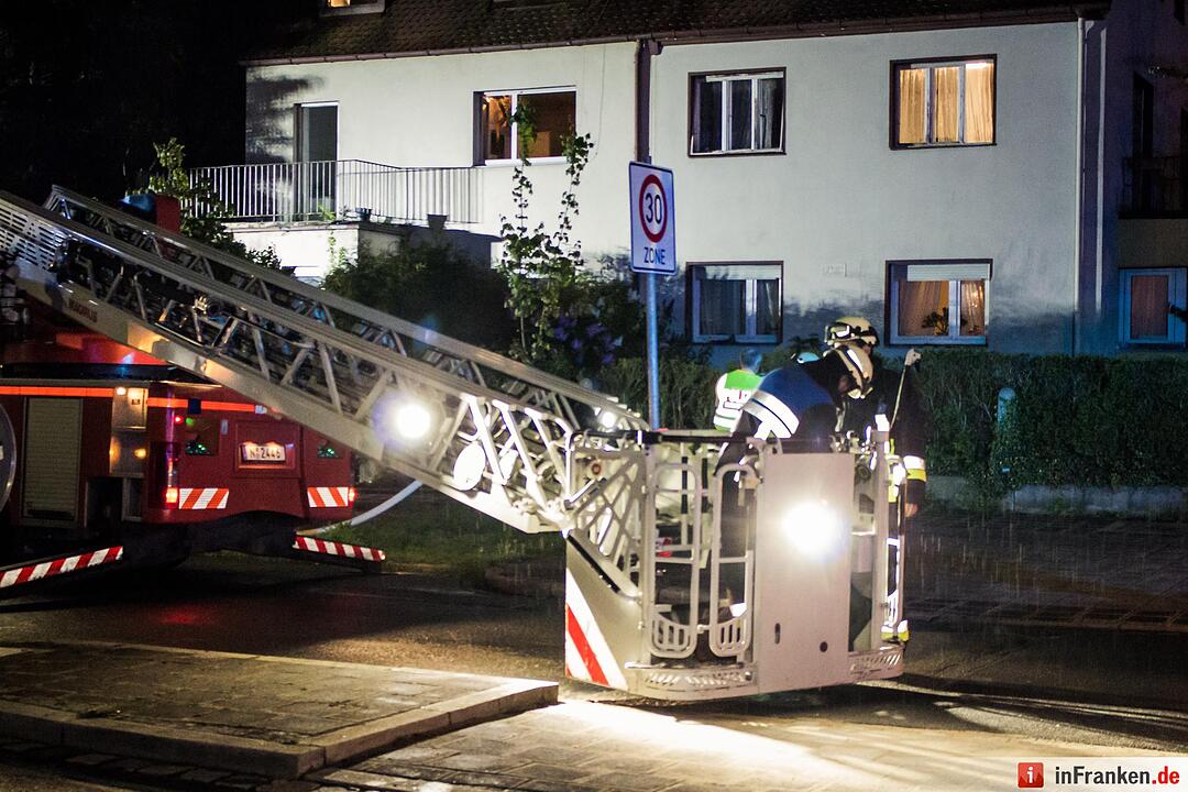 Nürnberg: Brand in Doppelhaushälfte