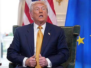 US-Präsident Trump trifft von der Leyen in Schottland