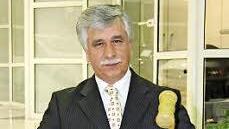 Luis Canosa, selbst Busfahrer, hatte als Versteigerer einen leichten Job - es gab nur einen Bieter.