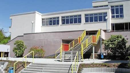 Die private Fachoberschule ist im Schulgebäude in Ludwigsstadt untergebracht. Fotos: Veronika Schadeck