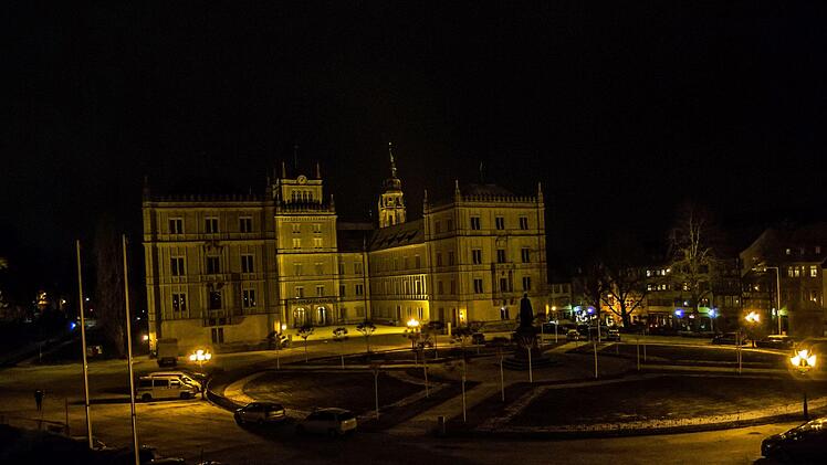 Malerisch: Schloss Ehrenburg am Coburger SChlossplatz bei NachtFoto: Jochen Berger
