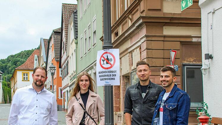 Sie wollen Kulmbach für junge Leute und Studenten attraktiver machen: (von links) Heiko Rödel, Katharina Müggenburg, Tobias Hübner, Dominik Klaus Miskolci von der neuen Gruppierung "Junges Kulmbach".   Foto: Jürgen Gärtner