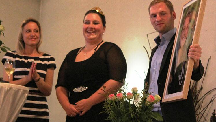 Bewegender Abschied für Irina Neder: Melanie Unsleber und Lorenz Meder danken ihrFoto: Werner Vogel