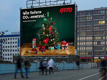 Auf den Merry Black Friday folgt Weihnachten: Sichere dir bereits jetzt die ersten Weihnachtsgeschenke und staube satte Rabatte bei Otto.de ab.