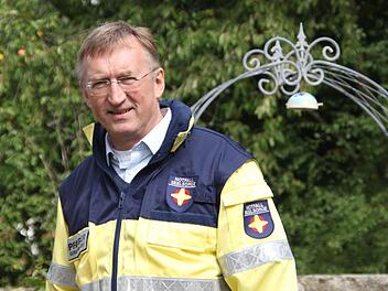 Der Schmölzer Gemeindepfarrer Gerald Munzert ist gemeinsam mit elf weiteren Kollegen für die Notfallseelsorge im Landkreis Kronach zuständig.  Foto: Anja Greiner