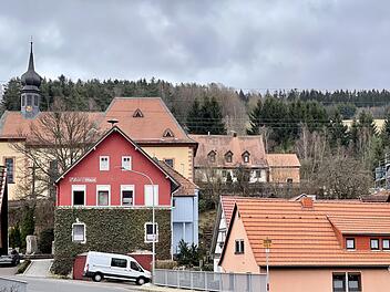 Eine Verkehrsschau zu einer künftigen Tempo-30-Zone in der Bahnhofstraße  in Wildflecken soll im Frühjahr erfolgen. Foto Sebastian Schmitt