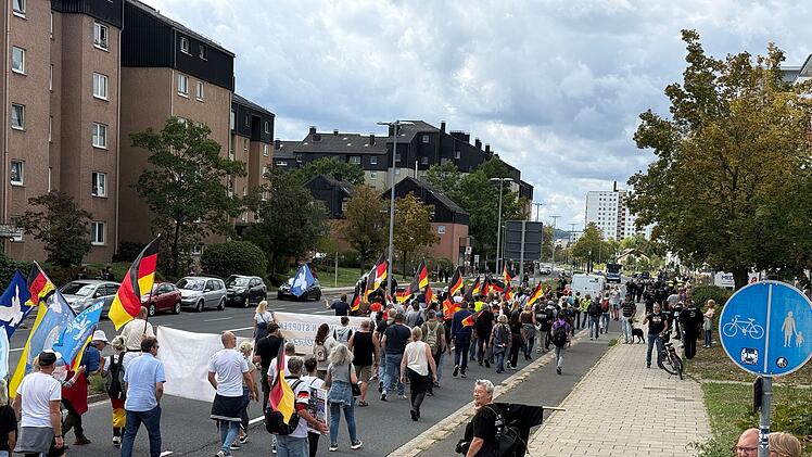Gro&szlig;demonstrationen in Bamberg: Rechter Aufzug trifft auf Gegenprotest