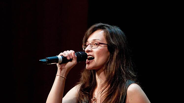 Almut Beiersdorf bewies ihr Gesangstalent mit "Atemlos durch die Nacht"