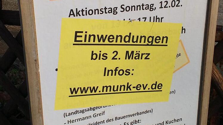 Plakat der Gegner Foto: FT