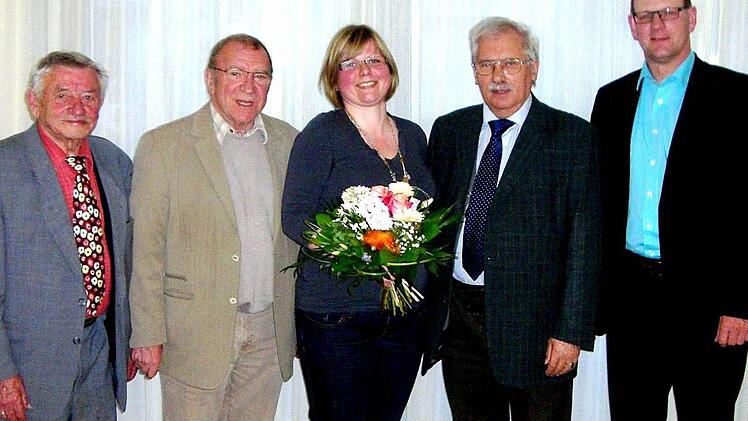 Die Zeiler SPD und ihre bekannten Gesichter (von links): Heiner Schneier, Helmut Trautner, die neue Erste Vorsitzende Johanna Bamberg-Reinwand, der bisherige Vorsitzende Ludwig Leisentritt sowie Zeils B&uuml;rgermeister Thomas Stadelmann.