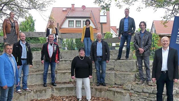 Die neuen Buttenheimer Marktgemeinder&auml;te: (1. Reihe von links nach rechts): J&uuml;rgen Saffer, Irene F&ouml;rst und B&uuml;rgermeister Michael Karmann,2. Reihe: Norbert Motzelt, Gerd B&uuml;ttner, Michael Ritter, Heinrich Bickel, 3. Reihe: Ute Sch&auml;rmann, Stephanie Auer-Neuberg, Irmtraud Bayer und Christoph Schneider. Foto: Andrea Sp&ouml;rlein