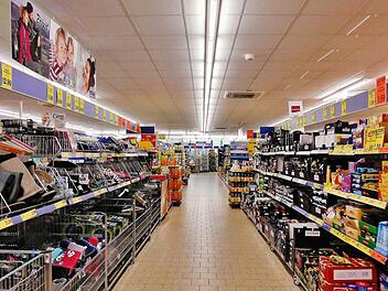 Ein Supermarkt hat sich einen geschickten Marketing-Gag zur derzeitigen Hitzewelle einfallen lassen. Im Laden kann man sich im Kühlhaus erfrischen - doch das kostet.  Symbolbild: pixabay.com/reverent