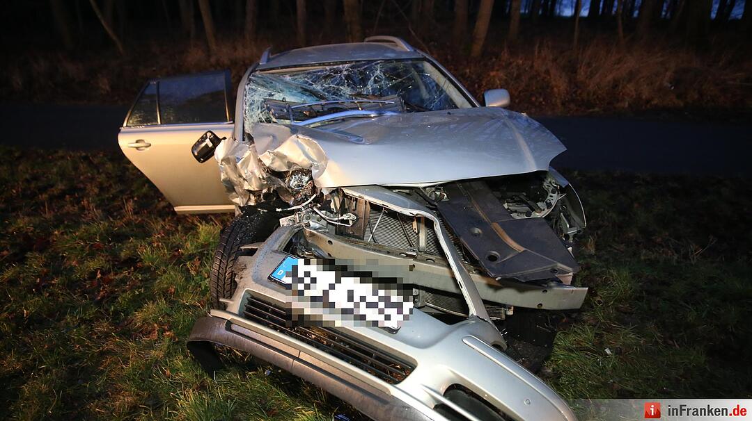 Zwei Schwerverletzte bei Frontalzusammenstoß auf der B14