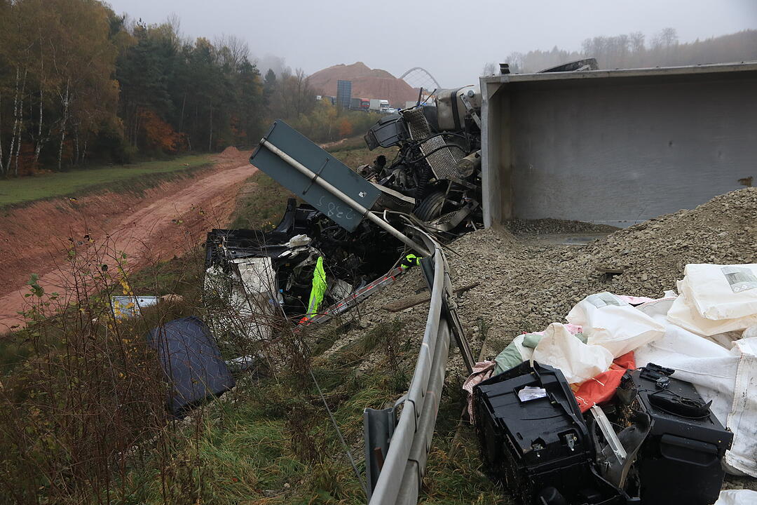 Unterfranken: Drei Menschen sterben bei Lkw-Unfall auf A3